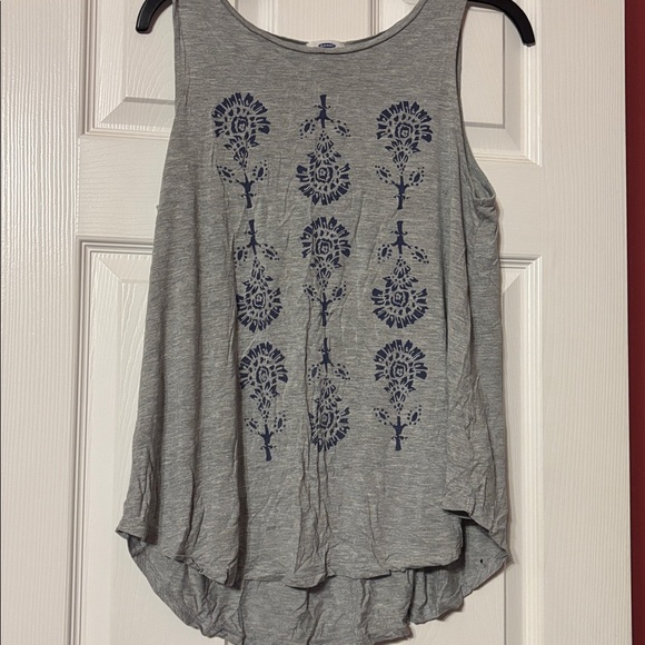 Old Navy Heather Gray Tee with blue print. Size large - Picture 1 of 6